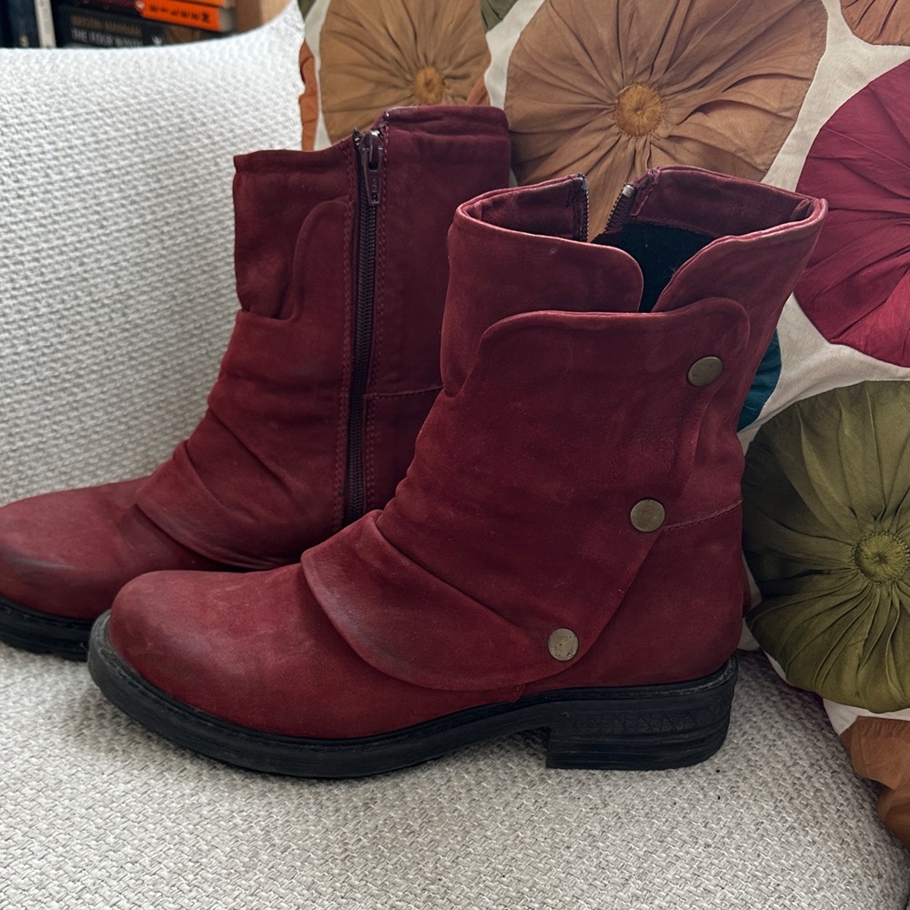 Bueno Burgundy Combat Boots